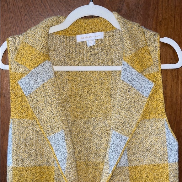 Monteau Mustard and Gray Knit Plaid Sweater Vest Size Medium - Picture 3 of 5